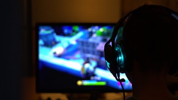 Daftar Alat Streaming Gaming yang Dipakai Para Gamers – Content Creator Gamers